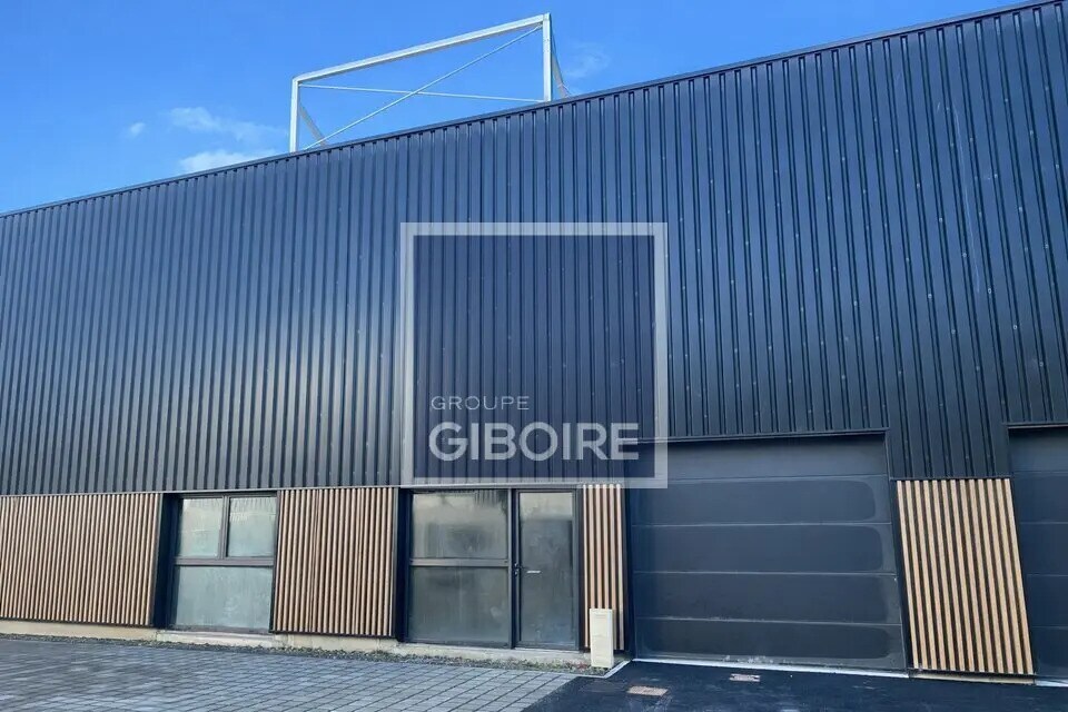 Location Entrepôt 256 m² - Photo 1