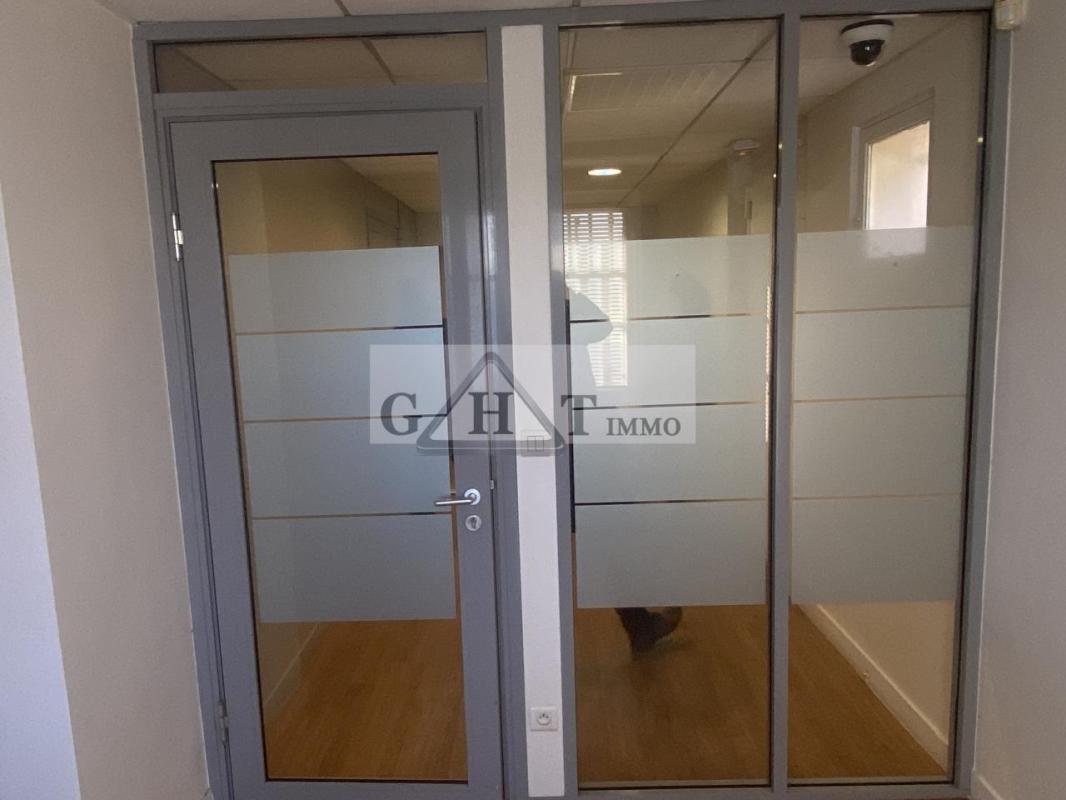 Office in Bonneuil-sur-Marne to rent Interior Photo- Image 1 of 9