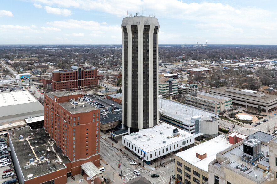 700 E Adams St, Springfield, IL for sale - Primary Photo - Image 1 of 1