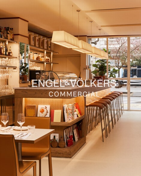 Retail in Barcelona, Barcelona to rent - Interior Photo - Image 3 of 4