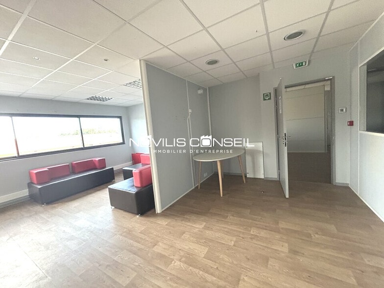 Office in CASTELNAU-D'ESTRETEFONDS to rent - Interior Photo - Image 1 of 7