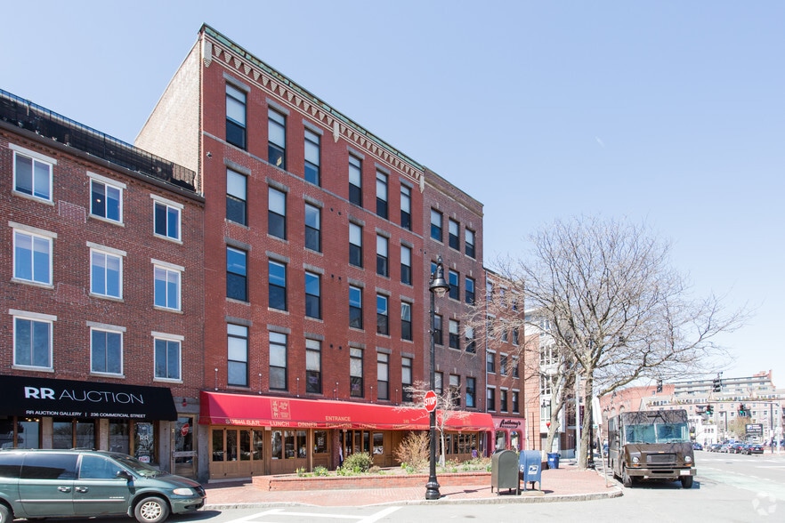 240 Commercial St, Boston, MA to rent - Building Photo - Image 2 of 16