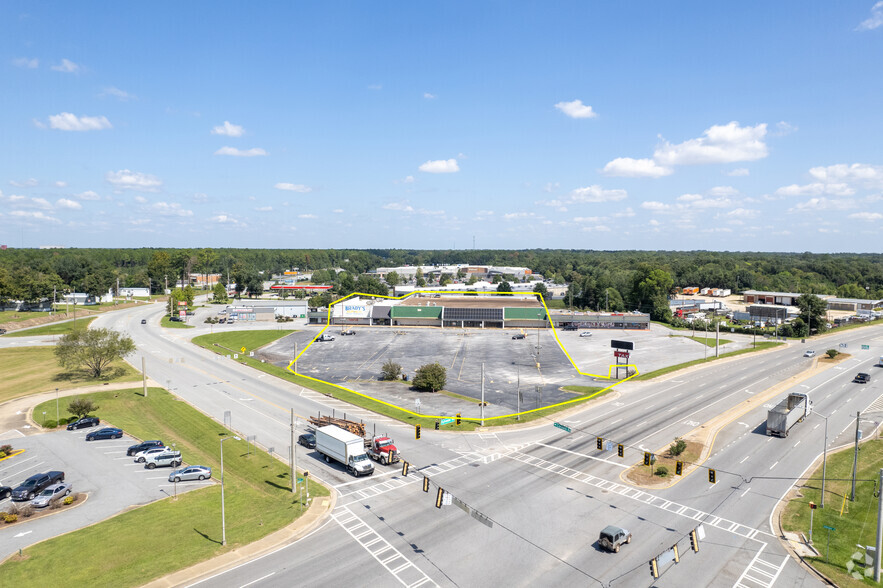 2425 Sylvester Hwy, Albany, GA for sale - Building Photo - Image 1 of 1