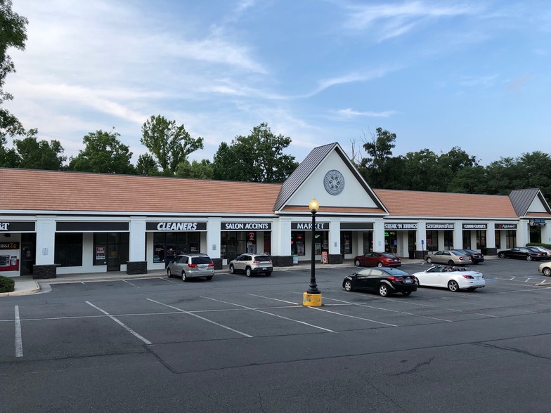 8900 Village Shops Dr, Fairfax Station, VA for rent - Primary Photo - Image 1 of 6