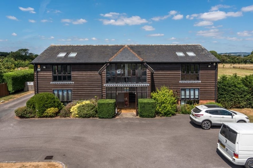 Birdham Rd, Chichester to rent - Primary Photo - Image 1 of 7