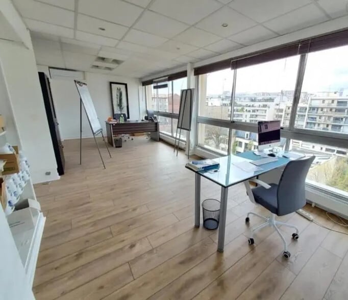 Office in Puteaux to rent - Interior Photo - Image 3 of 4