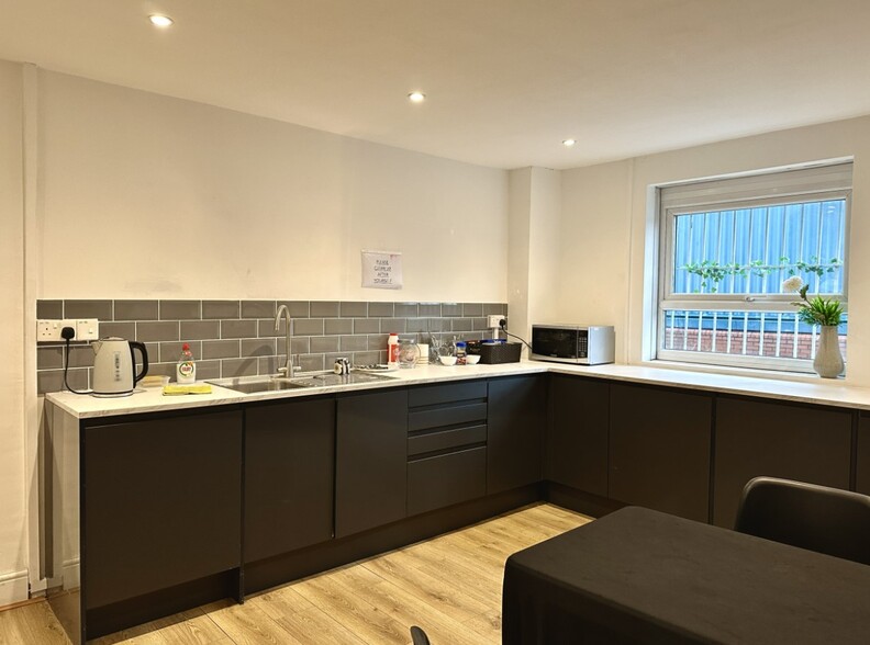 Finway, Luton for rent - Interior Photo - Image 3 of 5