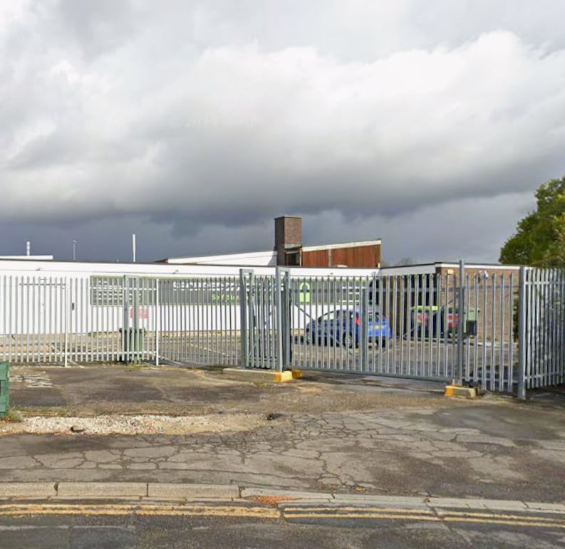 25C West Howe Industrial Estate, Bournemouth to rent Primary Photo- Image 1 of 2