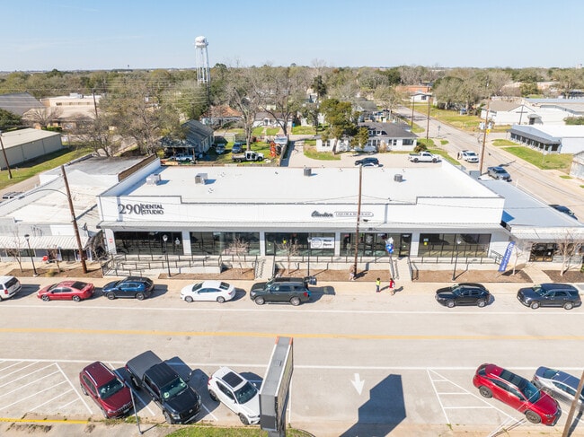 More details for 2406 Main St, Waller, TX - Office / Retail to Rent
