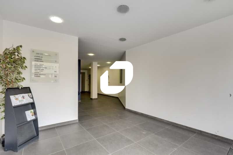 Office in Courbevoie to rent - Lobby - Image 3 of 12