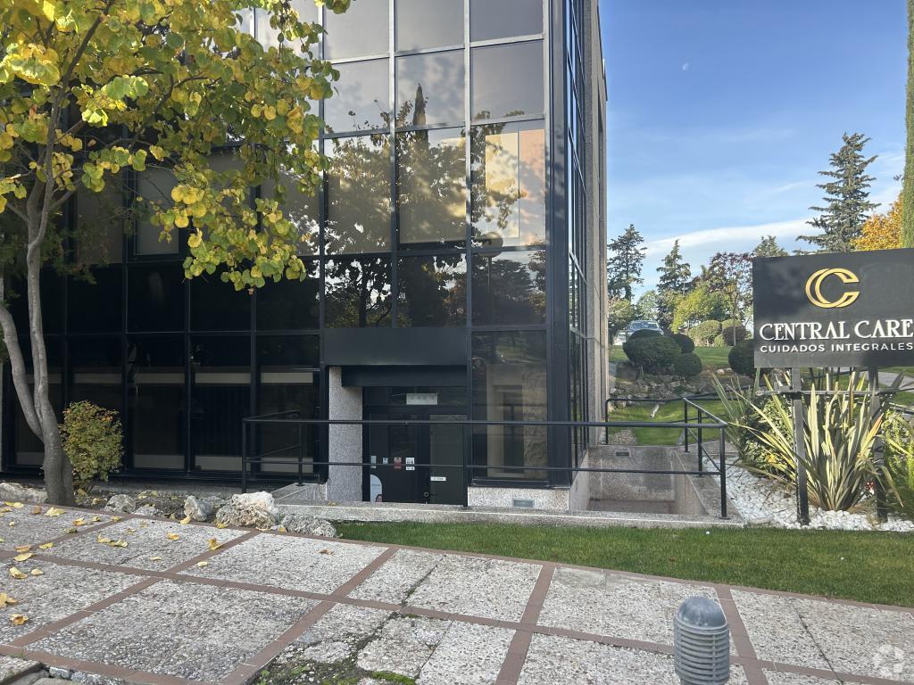 Calle de la Azalea, 1, Alcobendas, Madrid to rent Interior Photo- Image 1 of 15