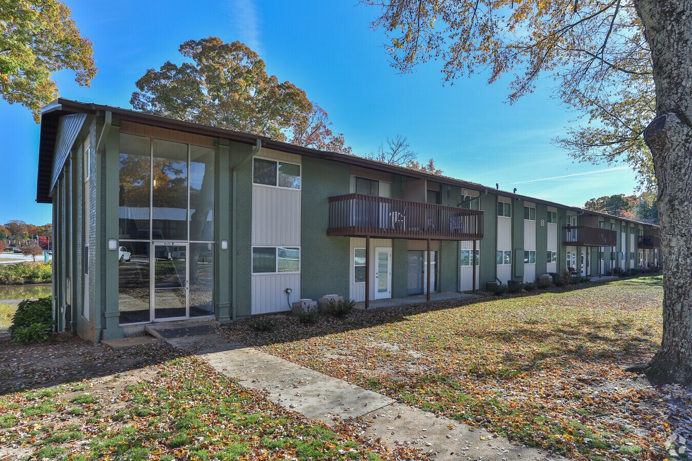 2207 Wade Hampton Blvd, Greenville 29615 UK