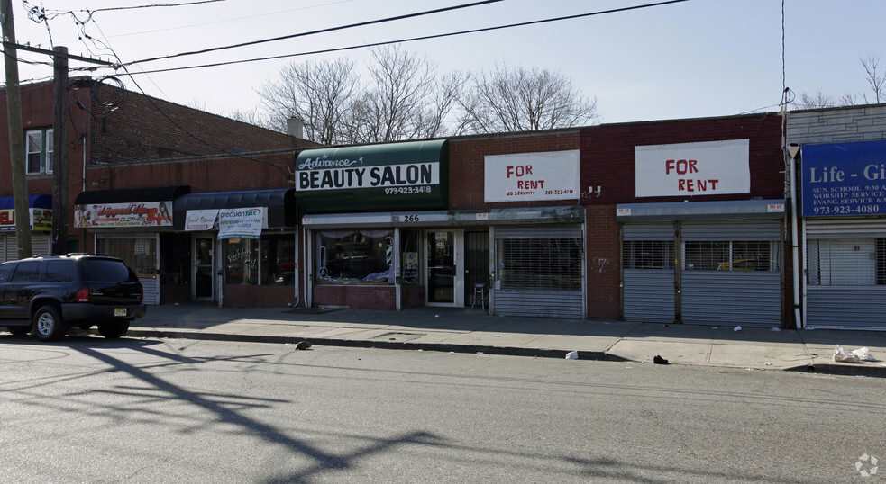 264-270 Lyons Ave, Newark, NJ for sale - Primary Photo - Image 1 of 1