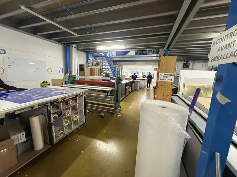 Industrial in Argenteuil to rent - Interior Photo - Image 2 of 6