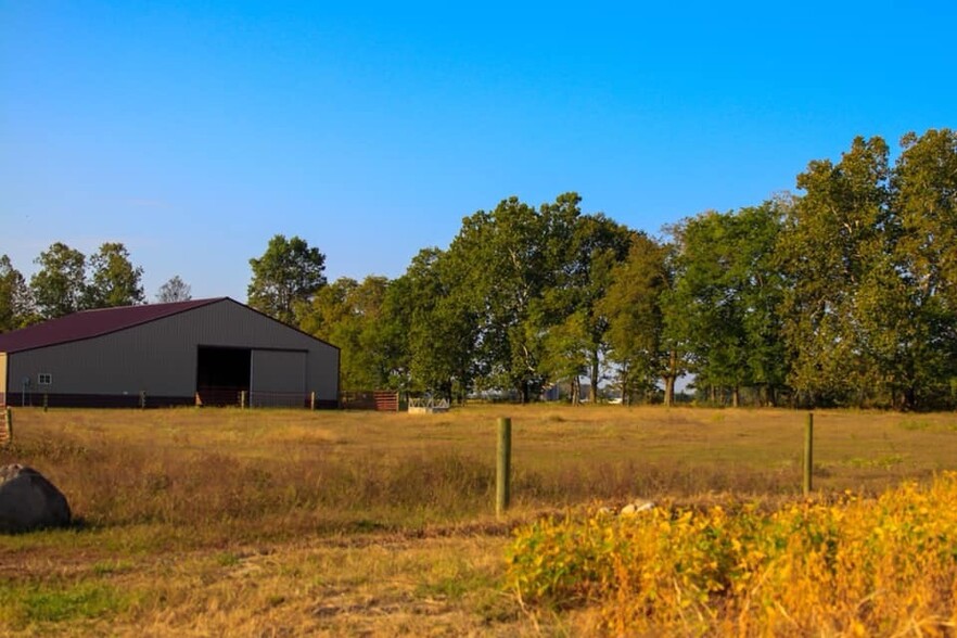 9185 E County Road 700 N, Hope, IN for rent - Building Photo - Image 2 of 7