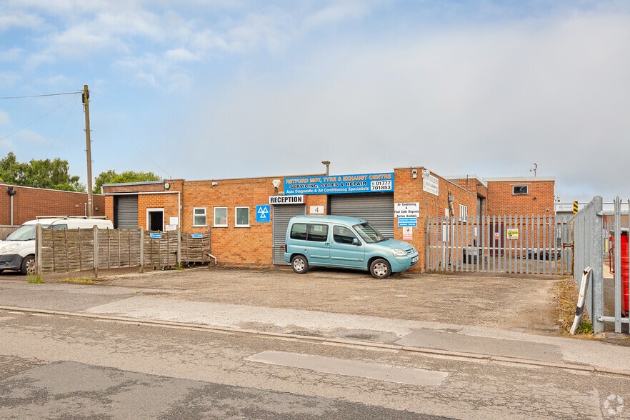 4-4A West Carr Industrial Estate, Retford for sale - Primary Photo - Image 1 of 2