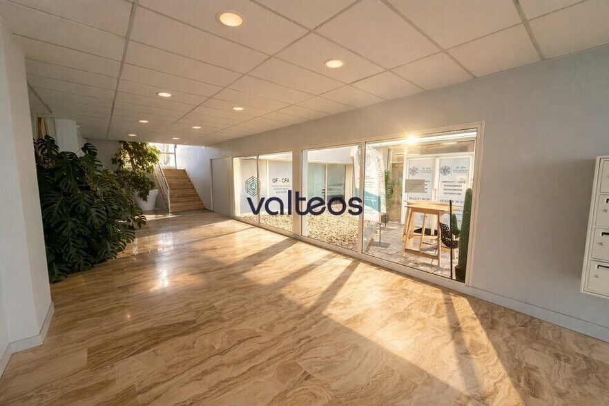 48 Route De Lavaur, Balma to rent - Interior Photo - Image 2 of 7
