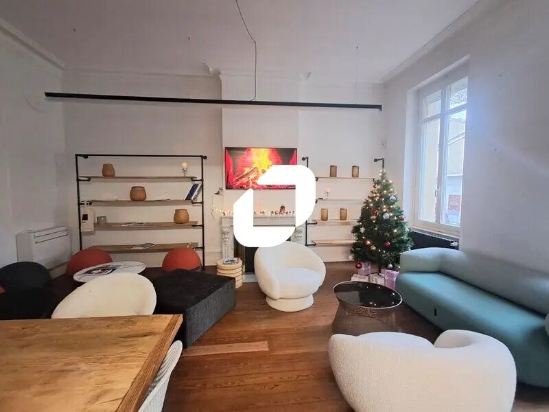 Office in Bordeaux to rent Building Photo- Image 1 of 13