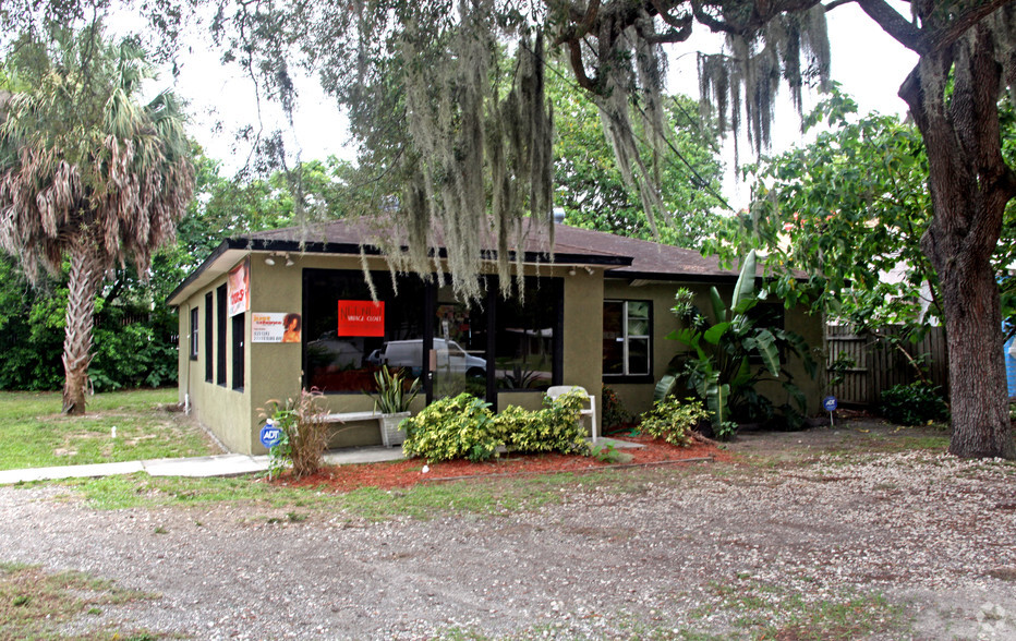 2111 E 93rd Ave, Tampa, FL for sale - Primary Photo - Image 1 of 1