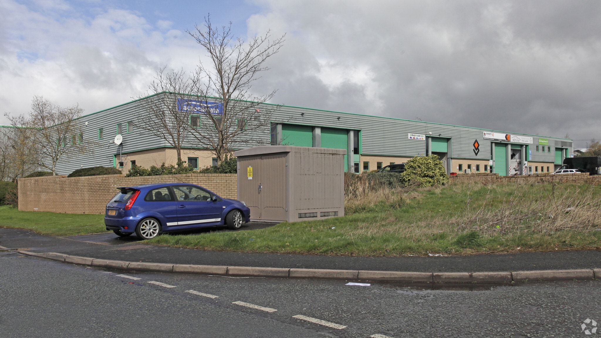 Hussey Rd, Shrewsbury to rent Primary Photo- Image 1 of 5