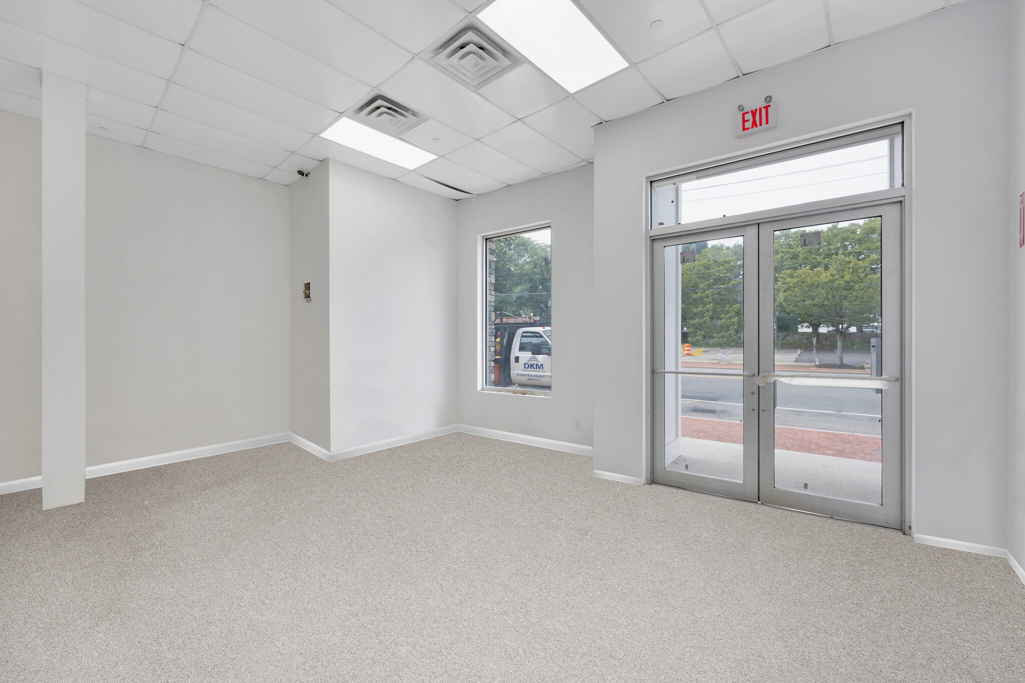 1080 New York Ave, Huntington Station, NY for rent Interior Photo- Image 1 of 8