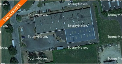 La Selle-en-Luitré, IEV - AERIAL  map view