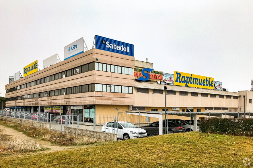 Paseo John Lennon, 12, Getafe, Madrid to rent - Building Photo - Image 1 of 8