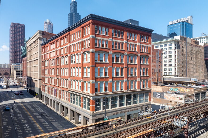 24 E Ida B Wells Dr, Chicago, IL to rent - Primary Photo - Image 3 of 6