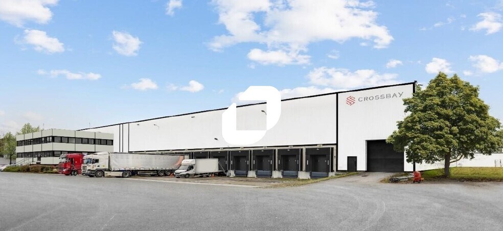 Light Industrial in Savigny-le-Temple to rent - Building Photo - Image 1 of 3