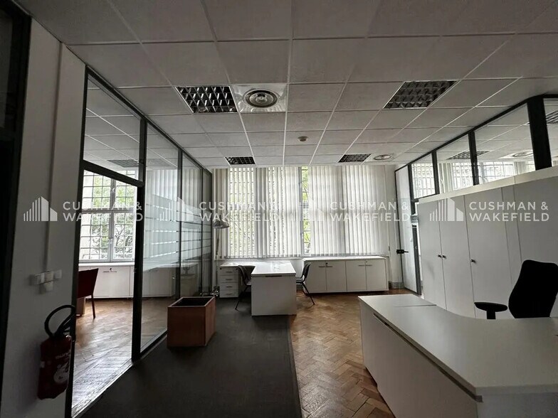 Office in Strasbourg to rent - Interior Photo - Image 2 of 12