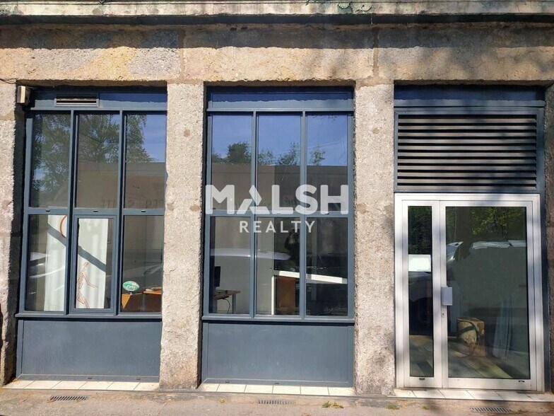 Office in Lyon for sale - Building Photo - Image 1 of 9