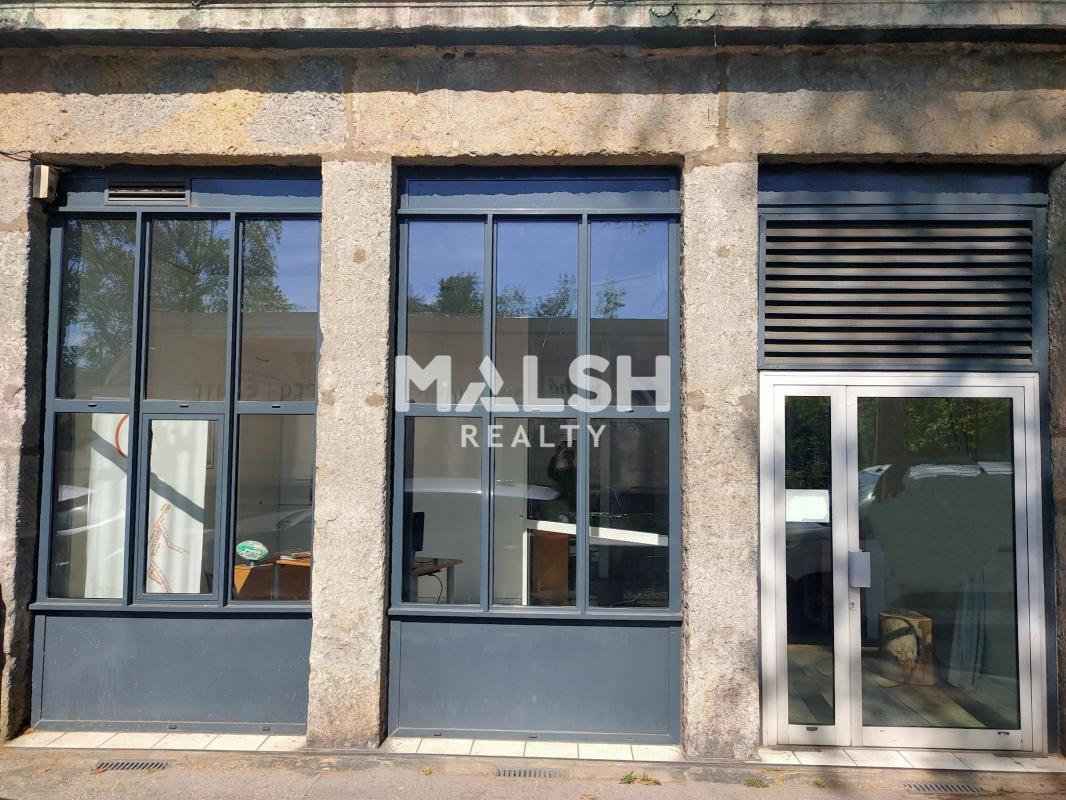 Office in Lyon for sale Building Photo- Image 1 of 10