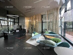 Office in Lyon to rent Building Photo- Image 1 of 39