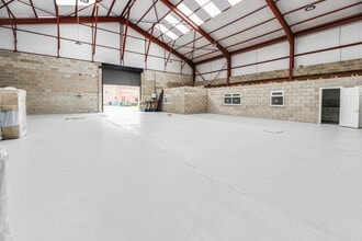 Derby Way, Bury to rent Interior Photo- Image 2 of 11