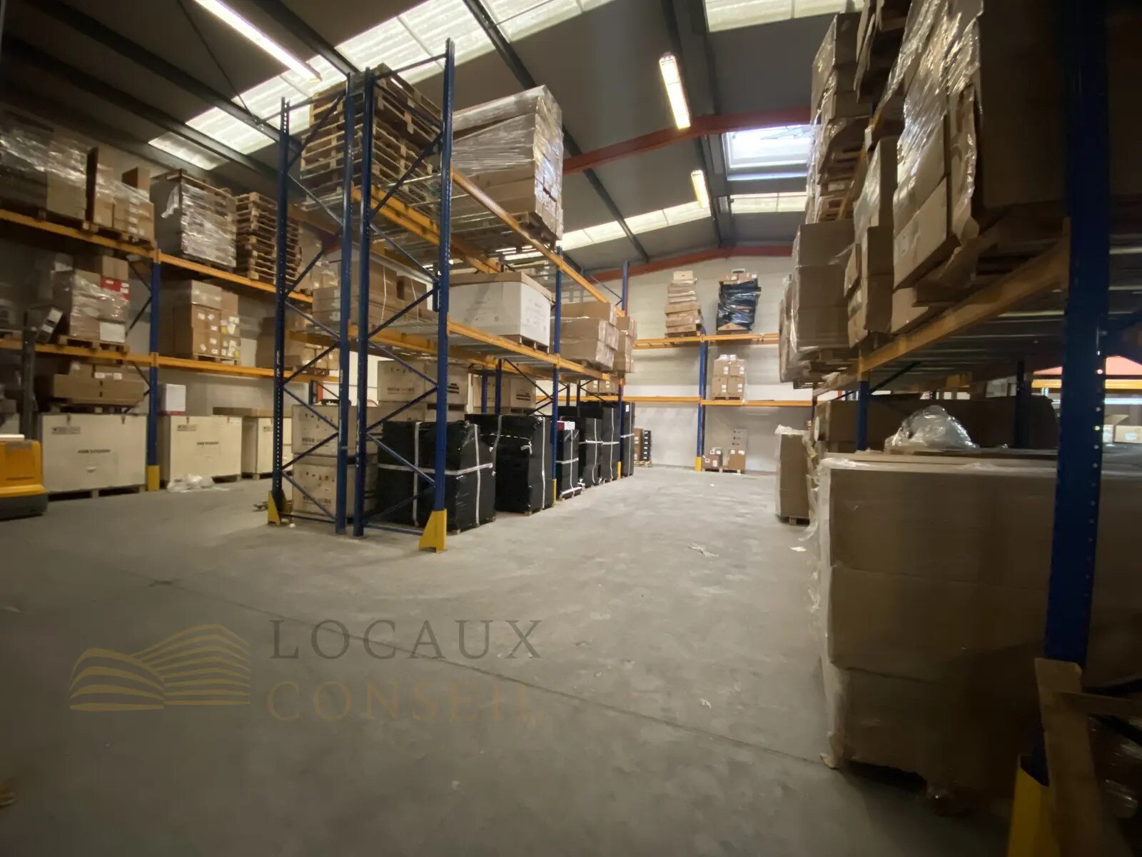 Light Industrial in Argenteuil to rent Interior Photo- Image 1 of 8