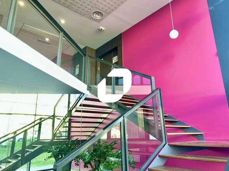 Office in Montpellier to rent - Building Photo - Image 3 of 46