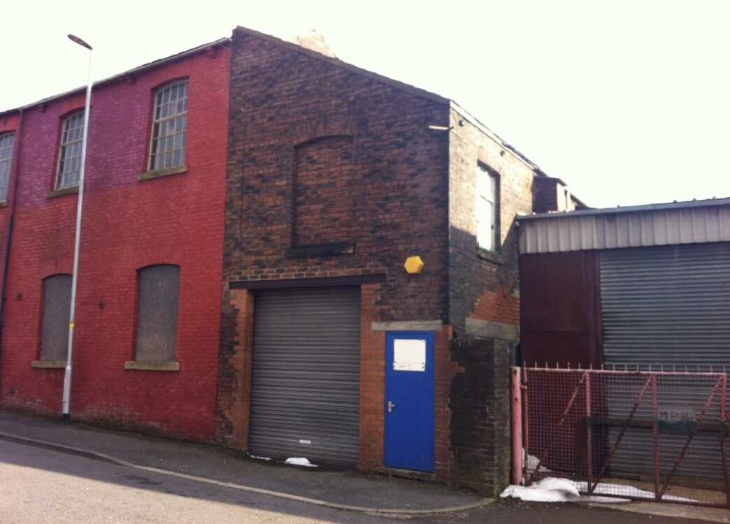 Dickinson St, Oldham for sale Primary Photo- Image 1 of 1