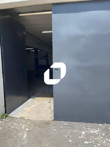 Light Industrial in Romainville to rent - Building Photo - Image 2 of 7