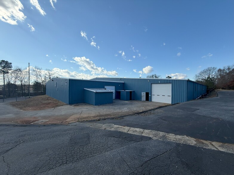 144 Industrial Dr, Forest City, NC for rent - Building Photo - Image 1 of 9