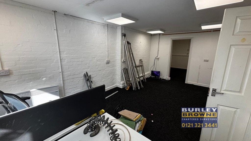 Unit 3, 17 Reddicap, Sutton Coldfield, WMD - Unit 3 -  - Interior Photo - Image 1 of 7