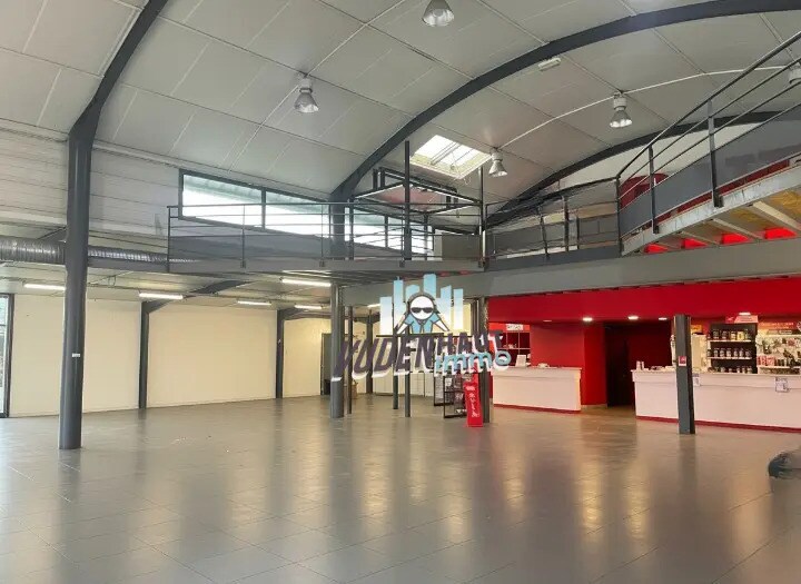 Retail in Toulouse to rent - Interior Photo - Image 2 of 7