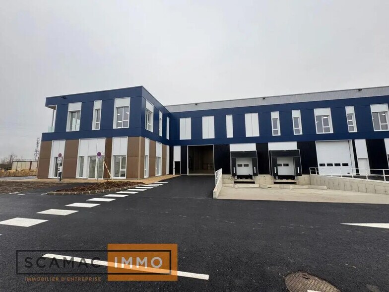 Industrial in Moissy-Cramayel to rent - Building Photo - Image 2 of 10