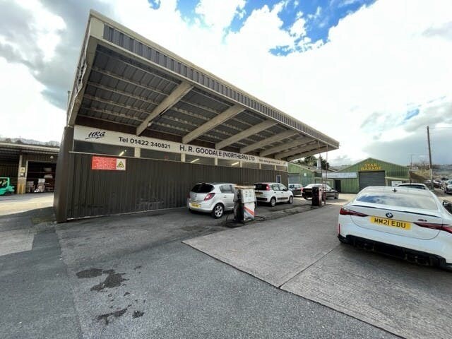 Wakefield Rd, Halifax for sale - Building Photo - Image 1 of 1