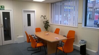 37-39 Shakespeare St, Southport to rent Interior Photo- Image 2 of 3