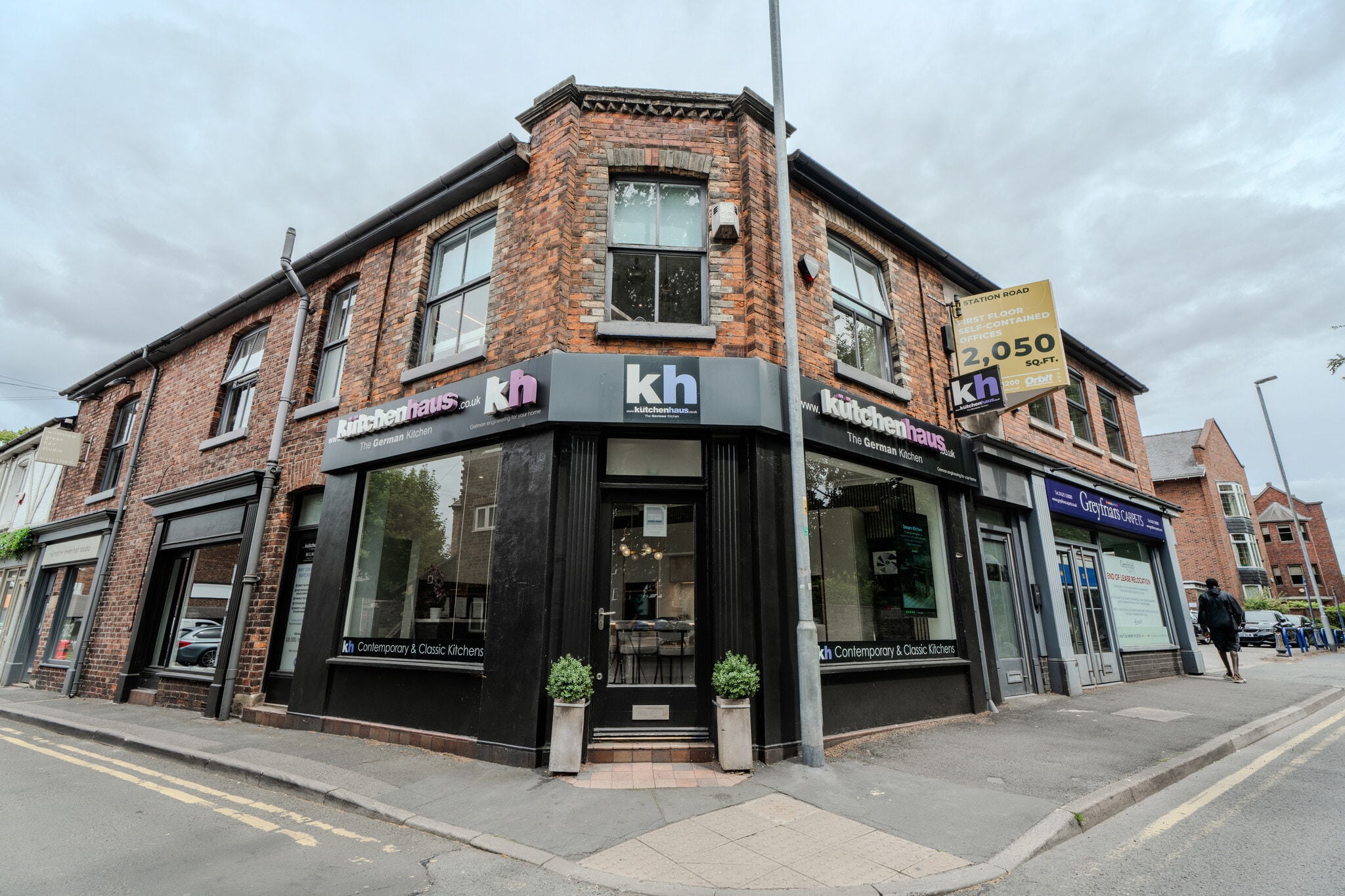 11 Station Rd, Wilmslow to rent Building Photo- Image 1 of 9