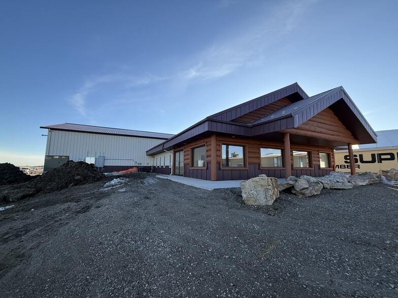 4703 I-90 Service rd, Box Elder, SD for rent - Building Photo - Image 1 of 14