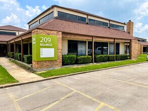 205 Billings St, Arlington, TX to rent Building Photo- Image 1 of 7