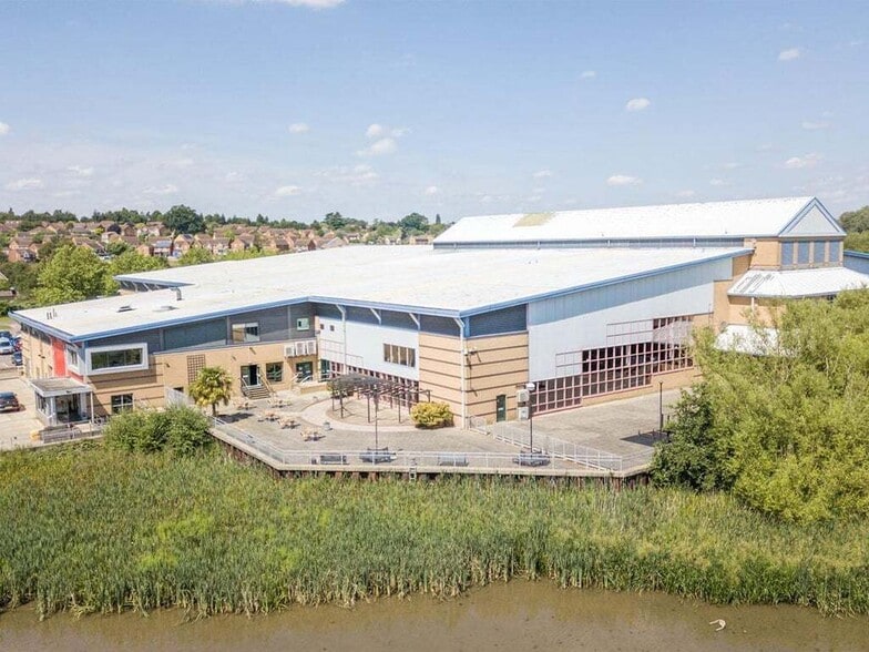 Thurston Dr, Kettering to rent - Building Photo - Image 2 of 9