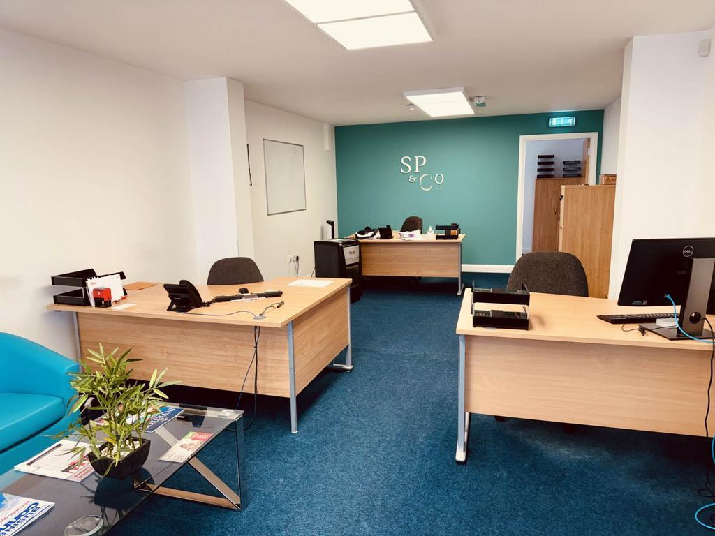 549-559 Liverpool Rd, Manchester to rent Building Photo- Image 1 of 12