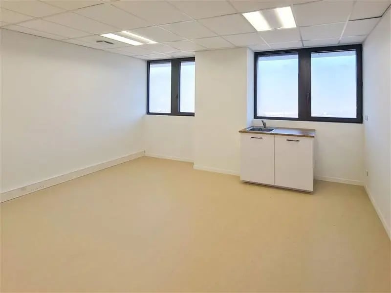 Location Bureaux 33 m² à 68 m² - Photo 1